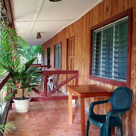 Guest House Posada Ixchel El Remate Kültér fotó