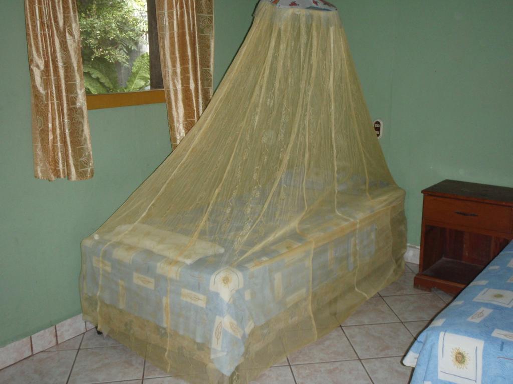 Guest House Posada Ixchel El Remate Kültér fotó