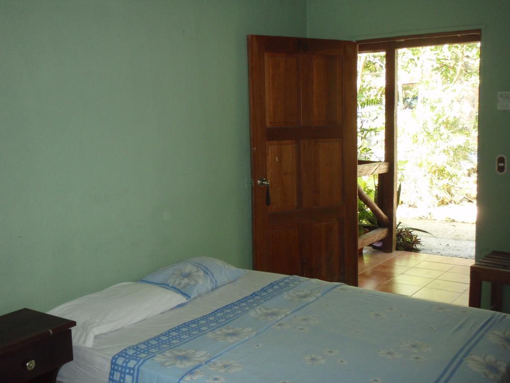 Guest House Posada Ixchel El Remate Szoba fotó